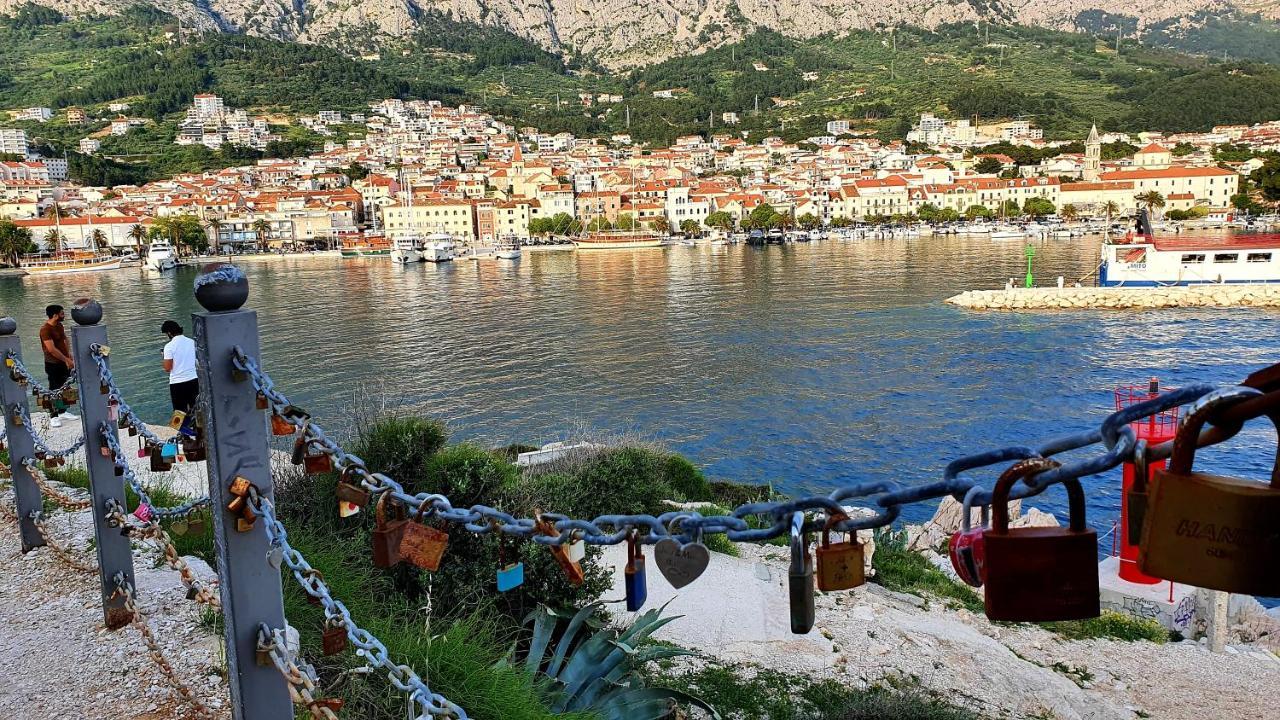 Spacious Family Apartment Near The Beach Makarska Exterior foto