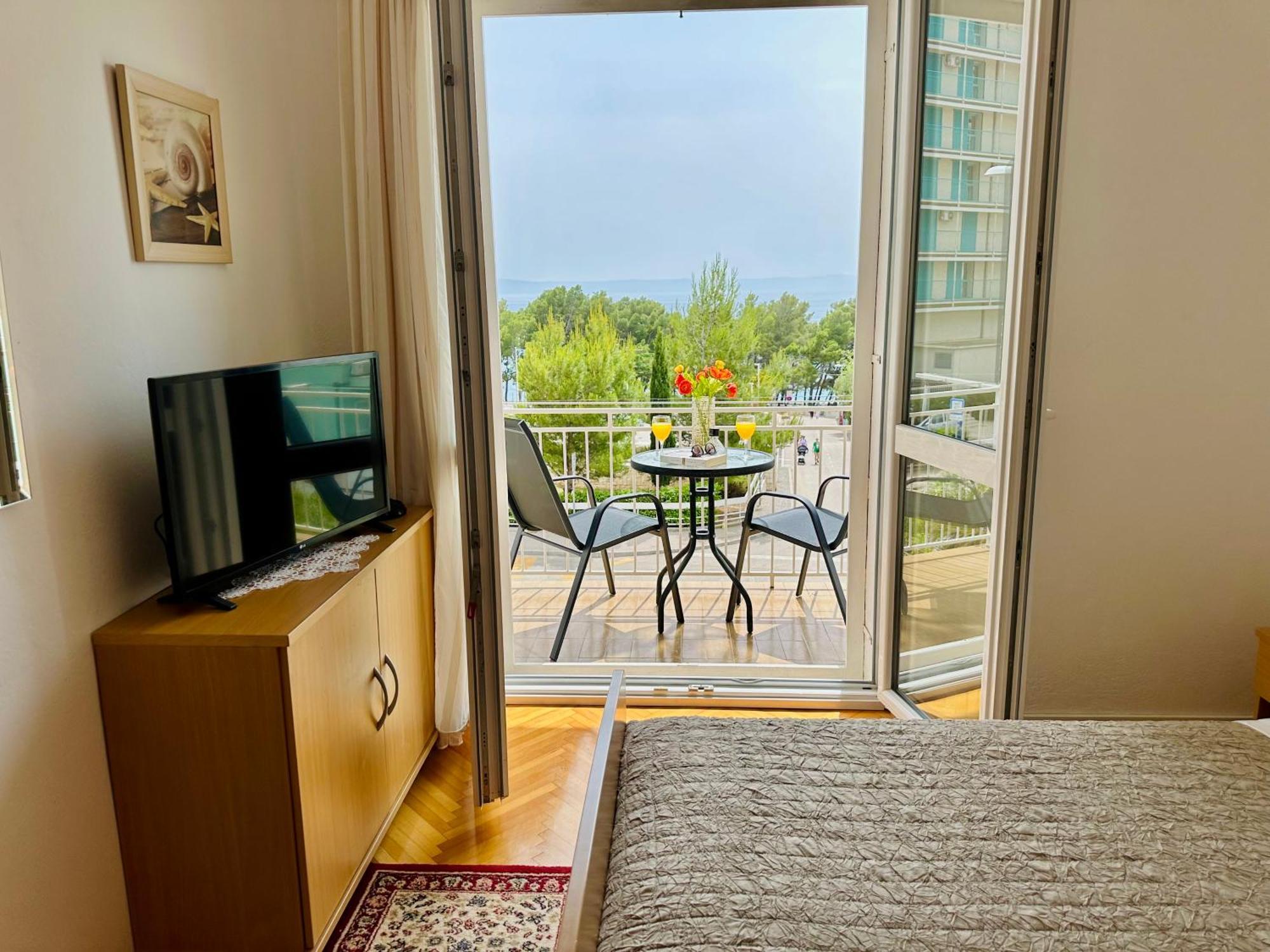 Spacious Family Apartment Near The Beach Makarska Exterior foto