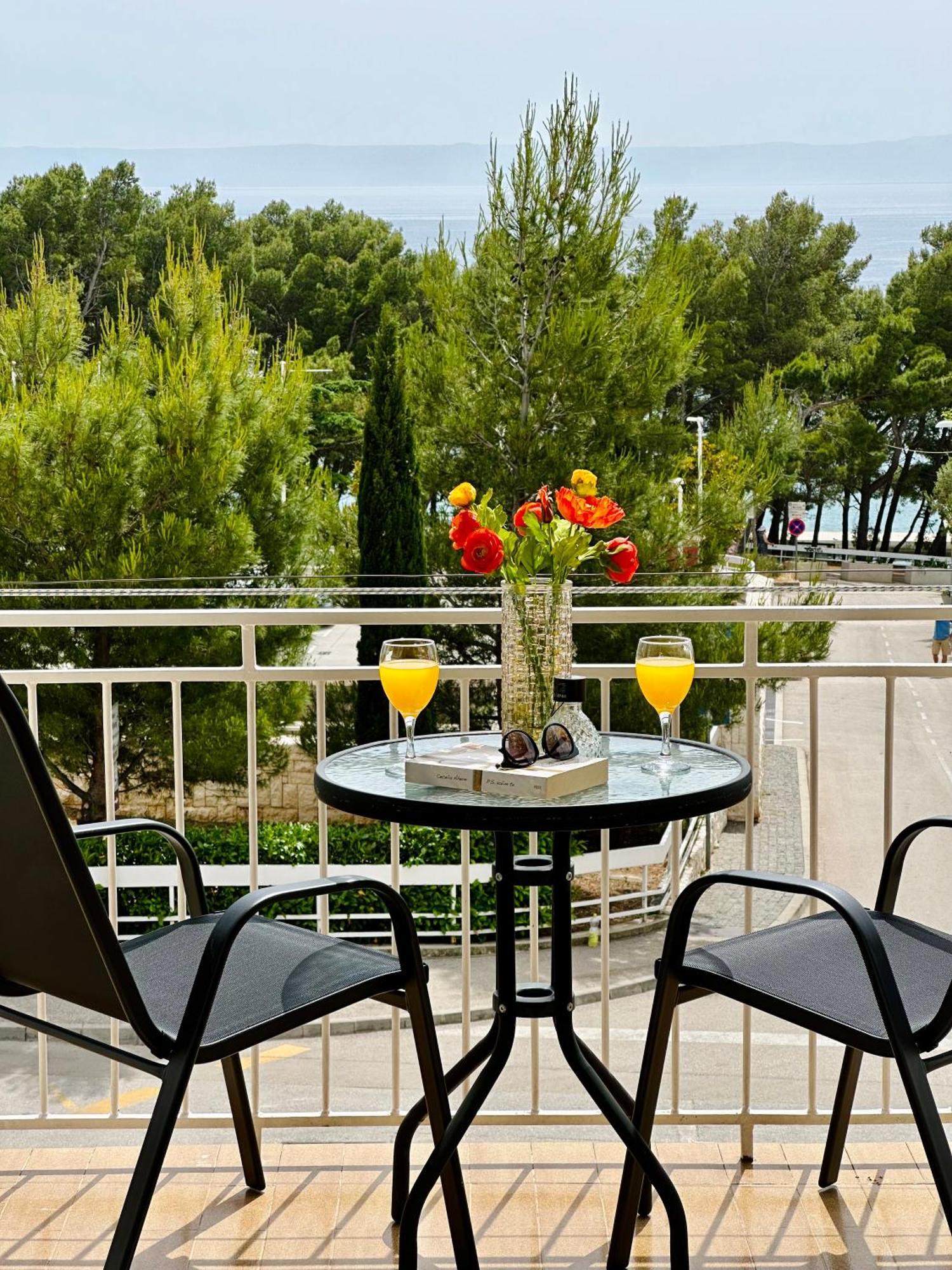 Spacious Family Apartment Near The Beach Makarska Exterior foto