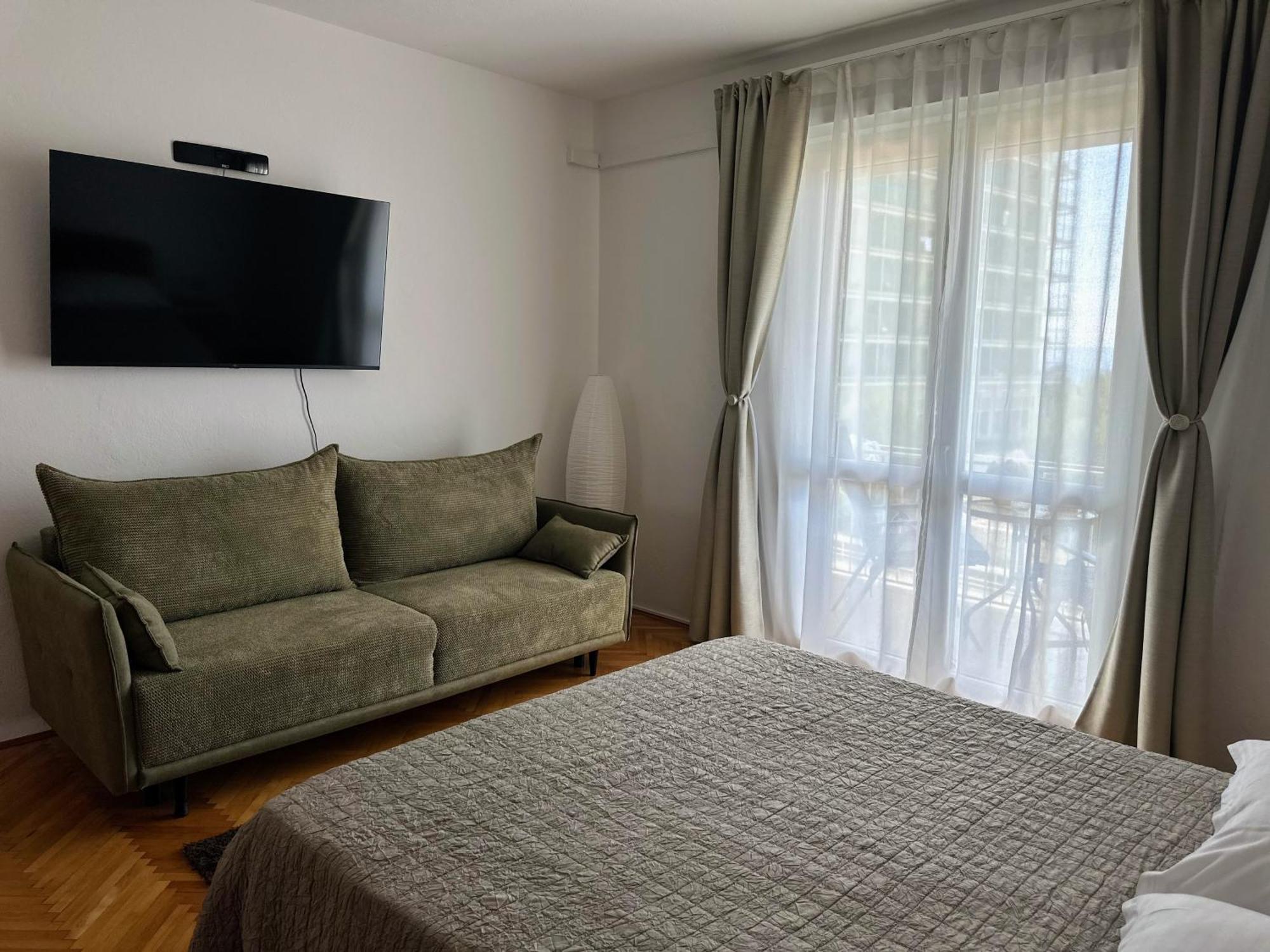 Spacious Family Apartment Near The Beach Makarska Exterior foto